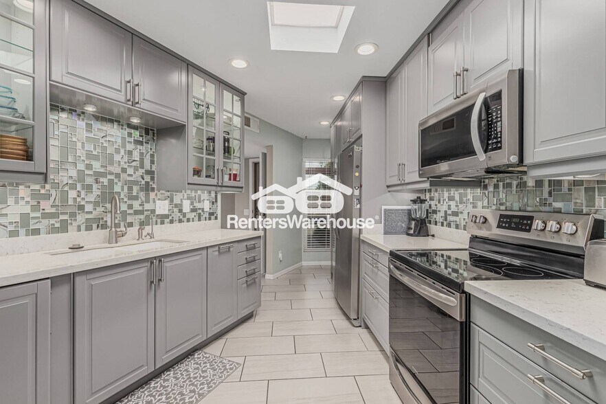 Building Photo - 10871 W Buccaneer Dr