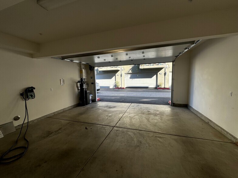 spacious garage and ev charger - 13031 Centre Dr