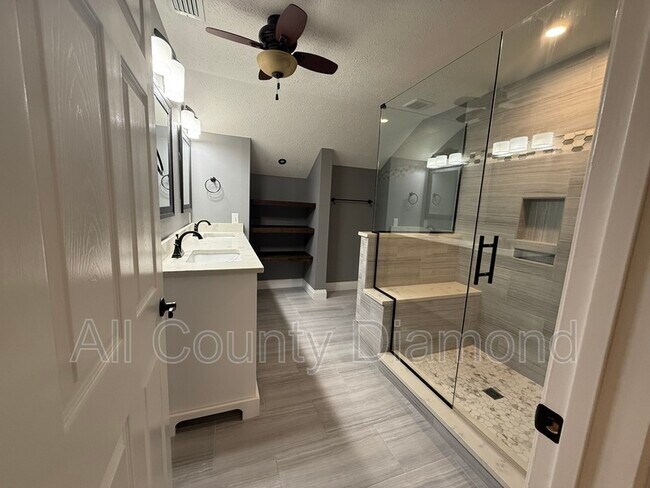 Building Photo - 12207 Lyndell Plantation Dr