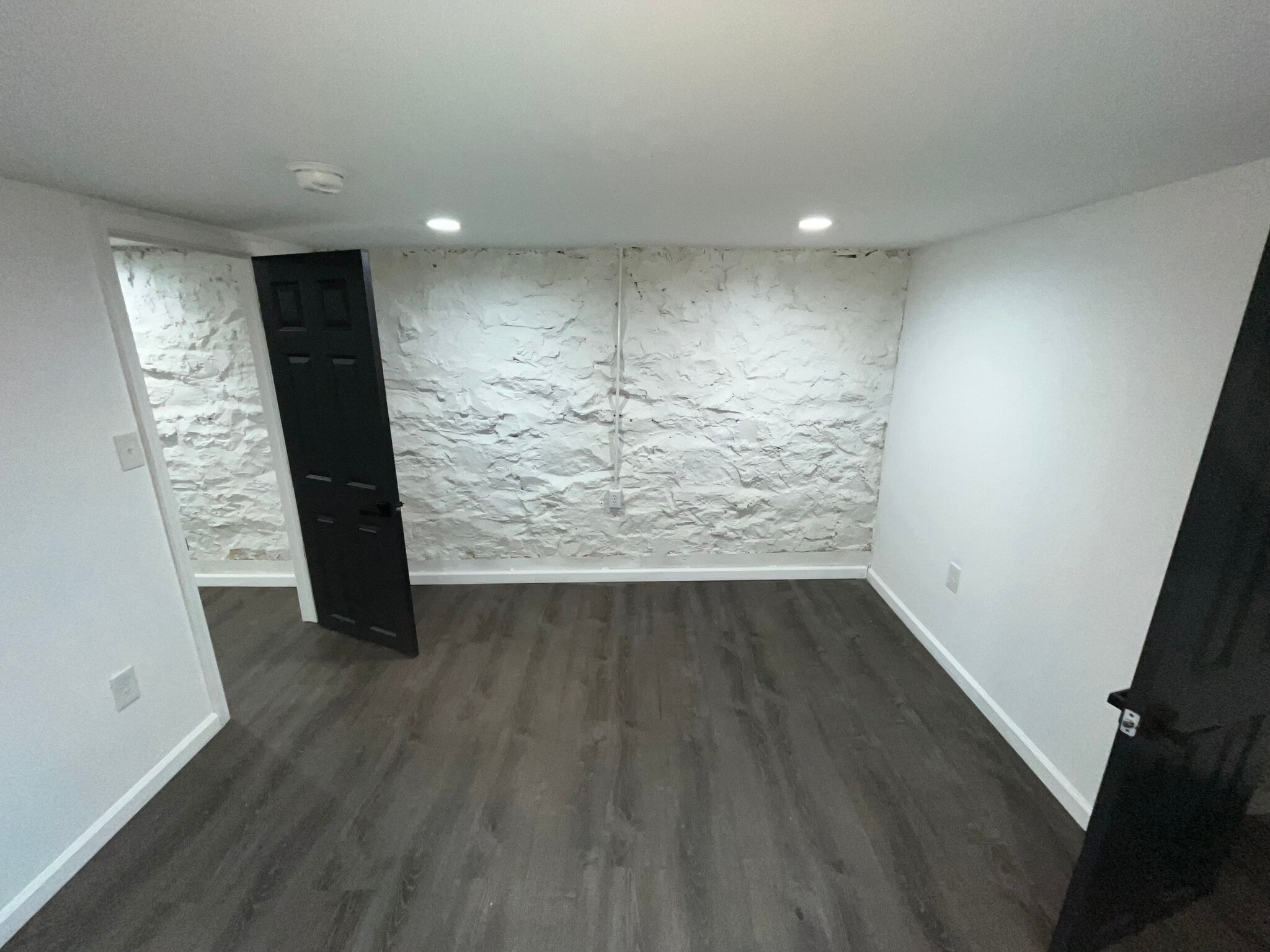 Building Photo - 2142 Penrose Ave