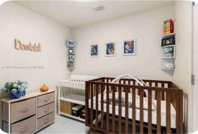 Building Photo - 501 NE 31st St