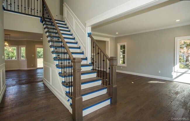 Building Photo - 28 Fern Dr E