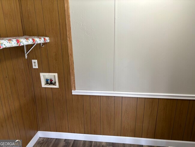 Building Photo - 266 Spring Lake Dr