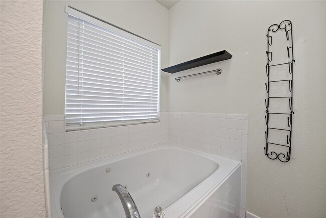 Building Photo - 9762 Wheaton Edge Ln