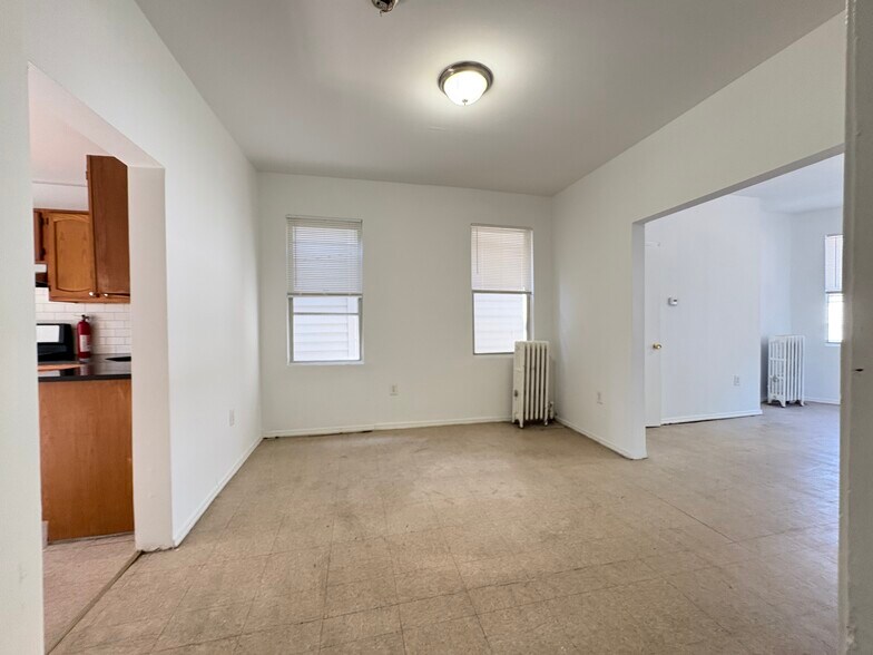 Building Photo - 111 Winfield Ave