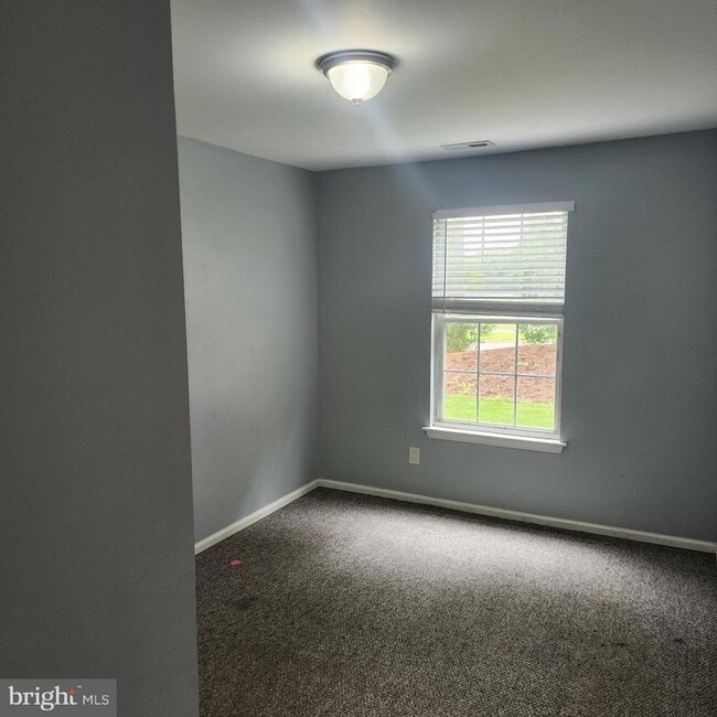 Building Photo - 703A Sedgefield Dr