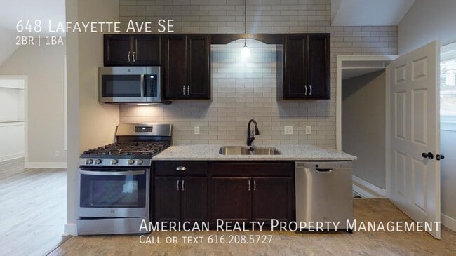 Building Photo - 648 Lafayette Ave SE