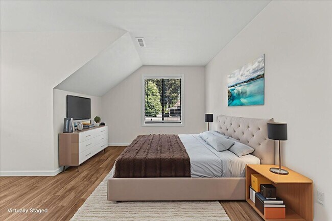 Building Photo - Beautifully renovated 4-bdrm, 2-bath Tuala...