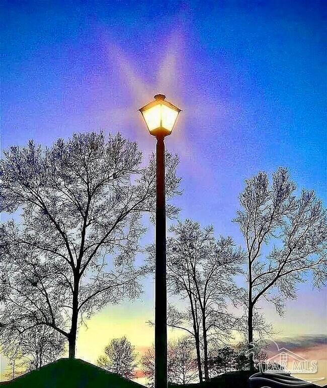 Building Photo - 2692 Avalon St