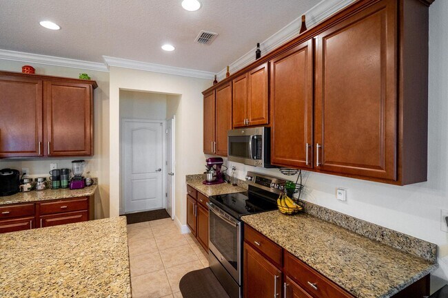 Building Photo - 1026 SW Ingrassina Ave