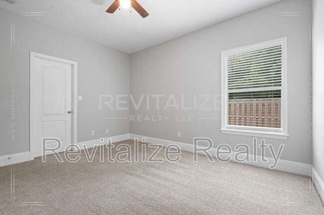 Building Photo - 11070 Courtland Ct