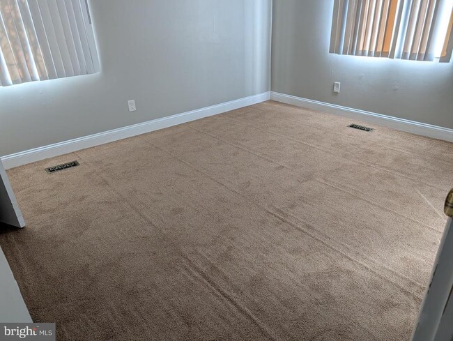 Building Photo - 701 Thornton Ct