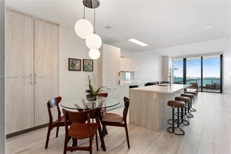 Building Photo - 480 NE 31st St