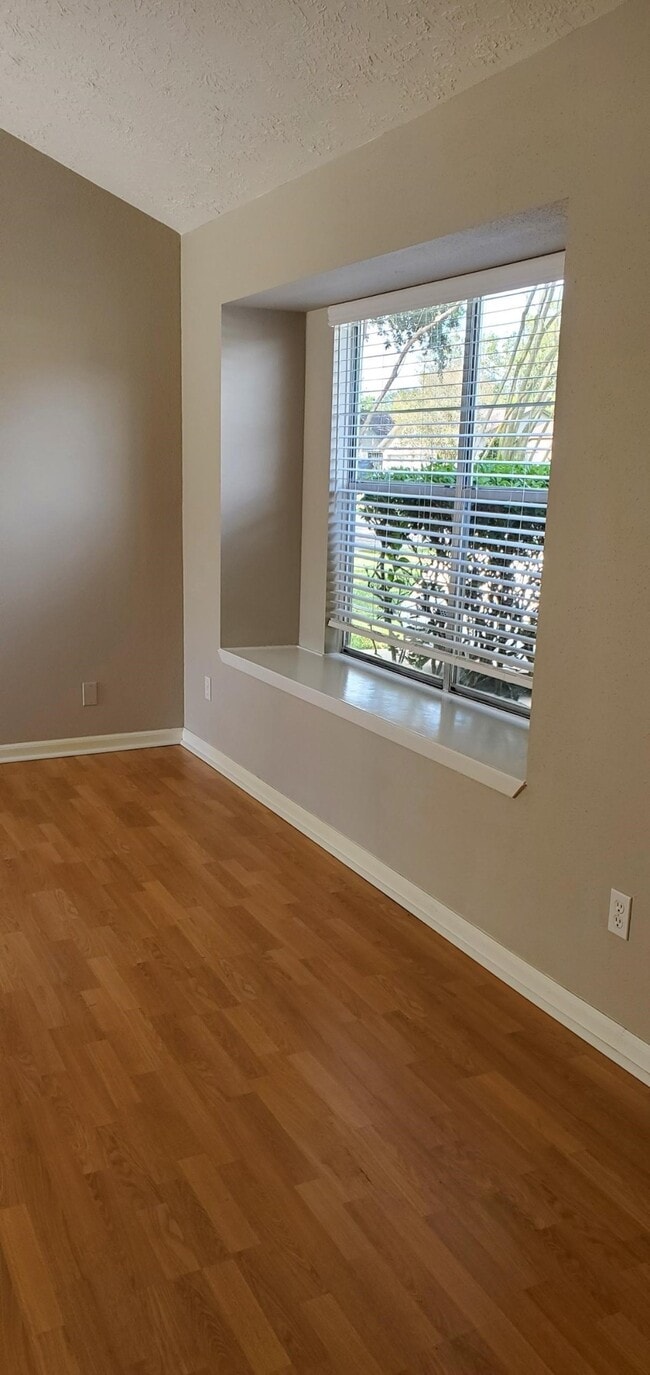 Building Photo - 2805 Knoxville Dr