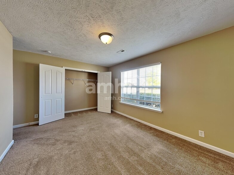 Building Photo - 4324 Pender Ct