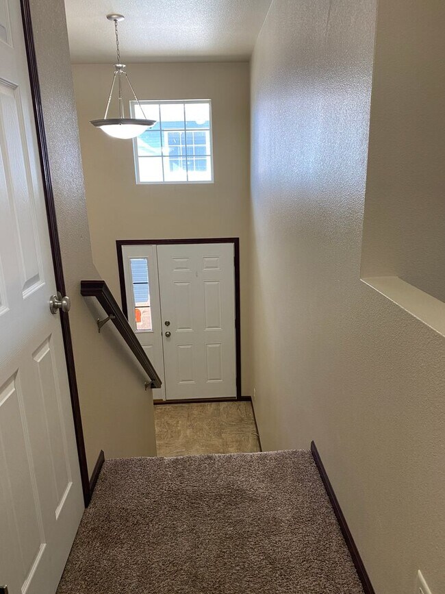 Building Photo - 332 Little Rock Ct