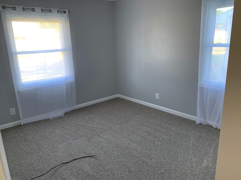 Bedroom 1 Upstairs - 424 12th Ave S