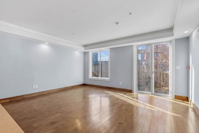 Building Photo - 1512 Frankford Ave