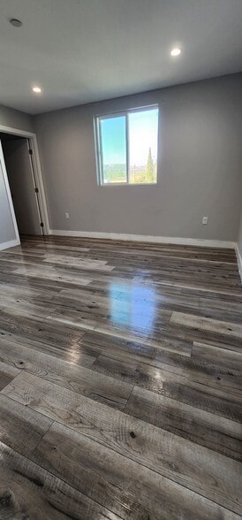 Building Photo - 1228 Alexandria Ave