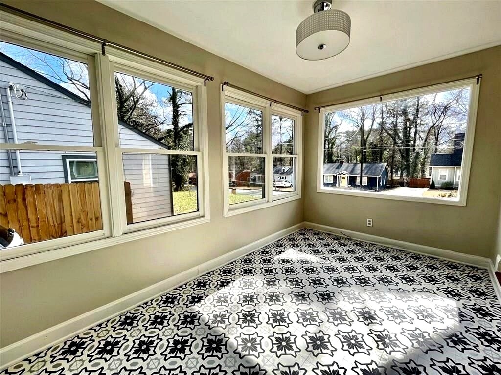 Building Photo - 1449 Lynford Dr SW