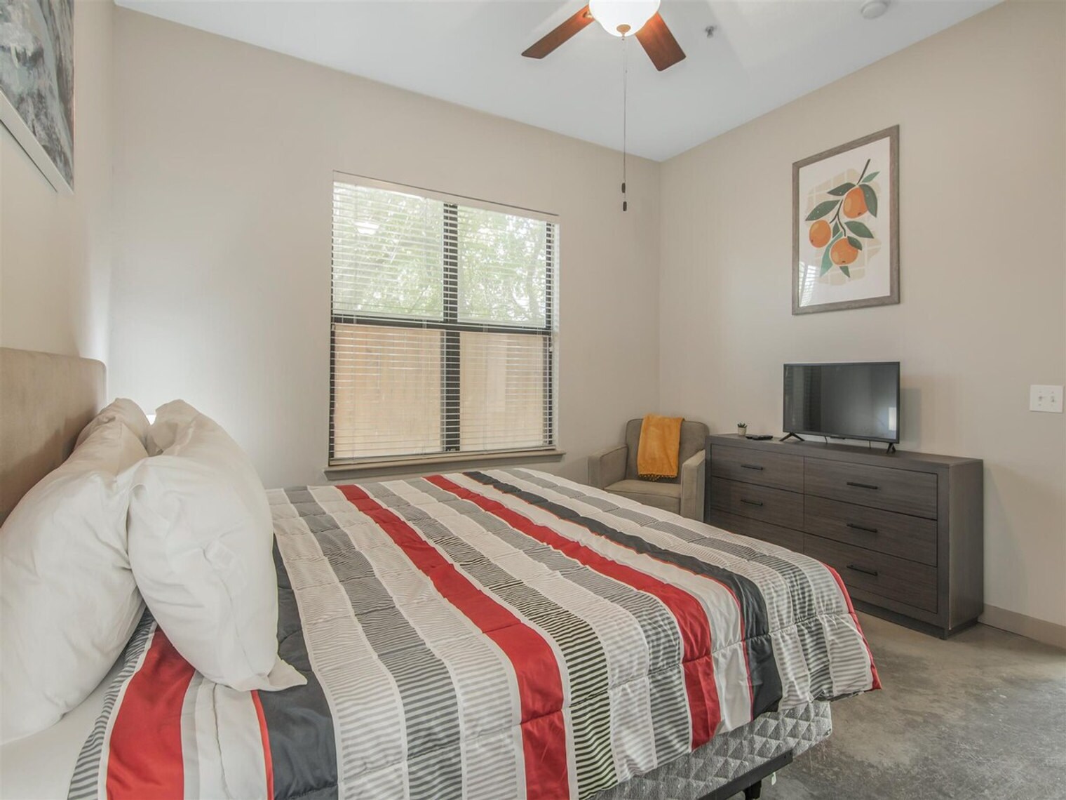 Building Photo - 2344 Camden Dr