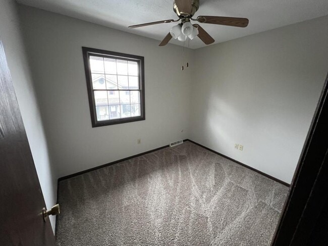 Building Photo - 6022 Applecrest Ct