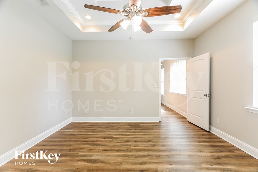 Building Photo - 20815 Sandy Dr