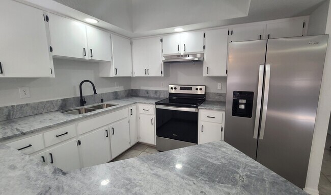 Building Photo - 10490 Chalmer St