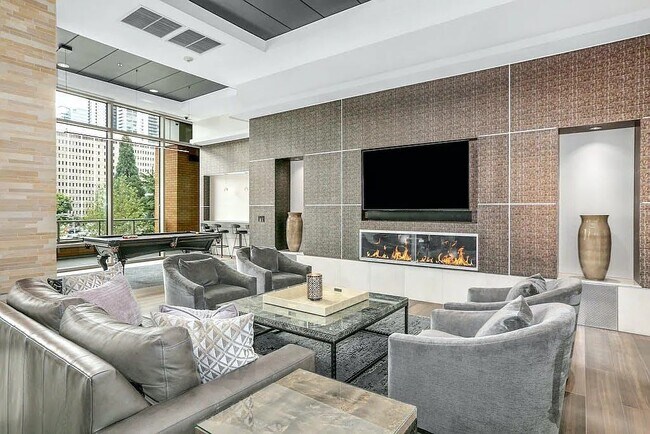 Building Photo - 10610 NE 9th Pl