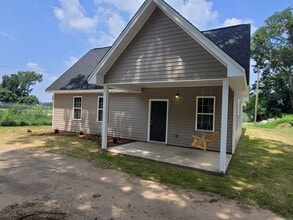 Building Photo - New Construction Home in Olympia!