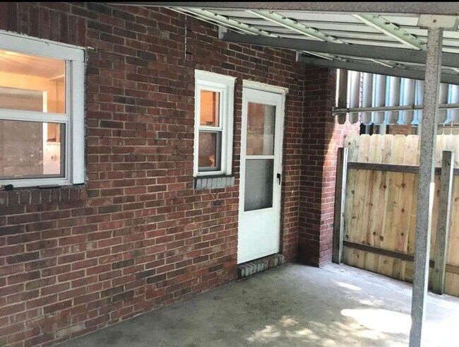 Building Photo - 46 Wenzell Pl