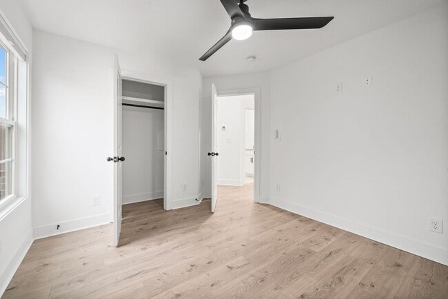 Building Photo - Pet Friendly Three Bedroom with Bonus!