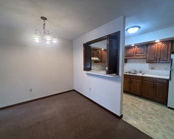 Building Photo - 509 Oak Glen Dr