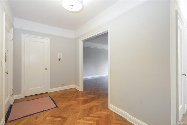 Building Photo - 45 Popham Rd