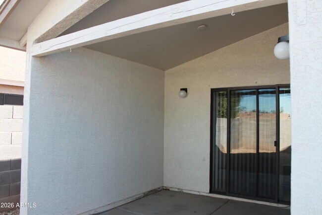 Building Photo - 921 S Val Vista Dr