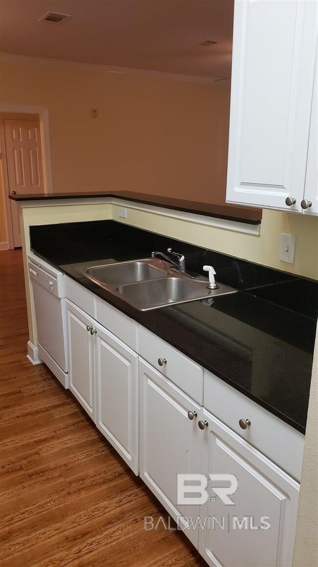 Building Photo - 450 Park Ave