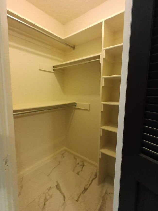 Building Photo - Carl Albert Schools! - Great Home!