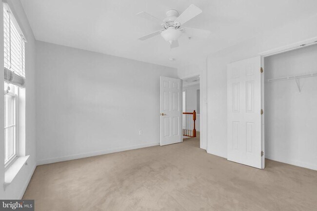 Building Photo - 4415 Medallion Dr