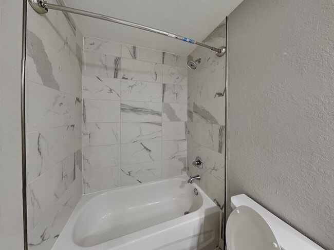 Building Photo - 1984 W Magenta Dr