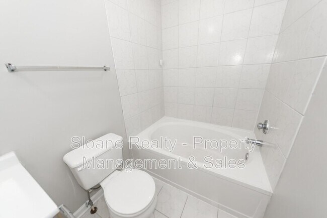 Building Photo - 4893 Habersham Ln