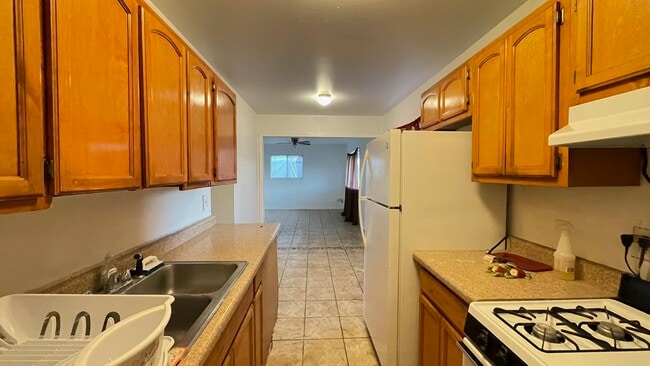 Building Photo - 9224 Montgomery Dr