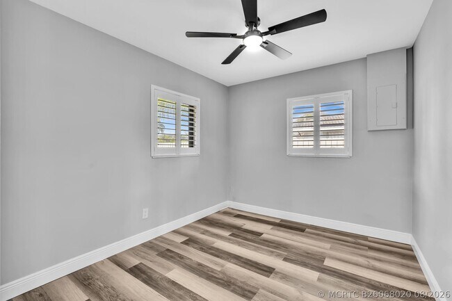 Building Photo - 2056 Park Pl