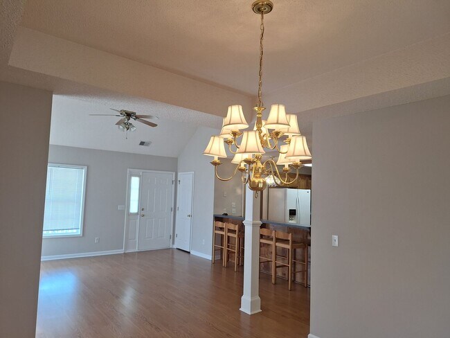 Building Photo - MOVE IN SPECIAL - $200 OFF THE TWO FULL MO...