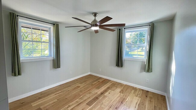 Building Photo - 820 Goldfinch Ave