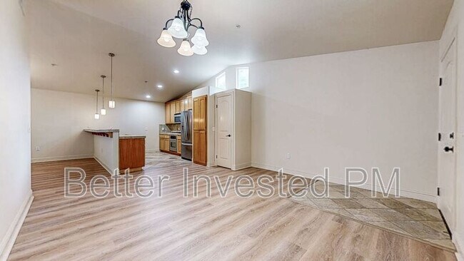 Building Photo - 14636 Jomark Ln