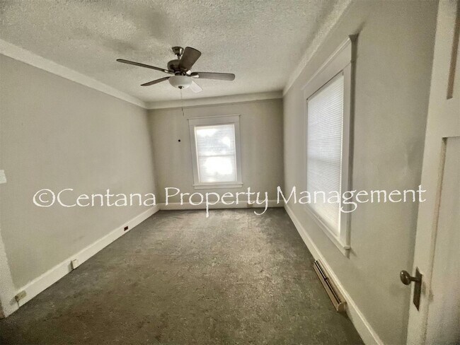 Building Photo - 1320 W Gold St