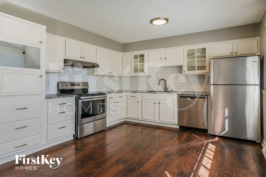 Building Photo - 10040 NW Blum Rd