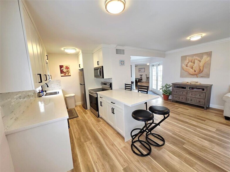 Building Photo - 5720 NE 22nd Way