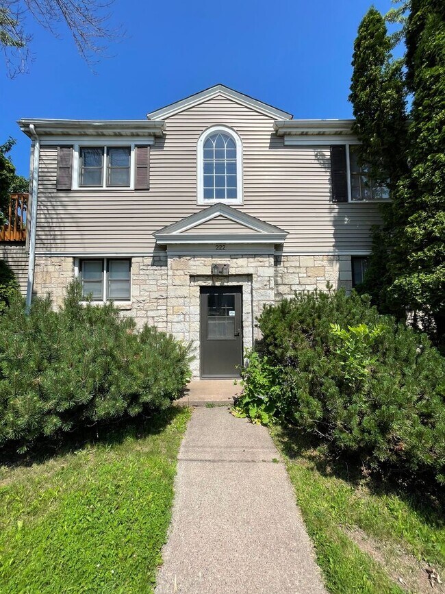 Primary Photo - 222 S 21st Ave E