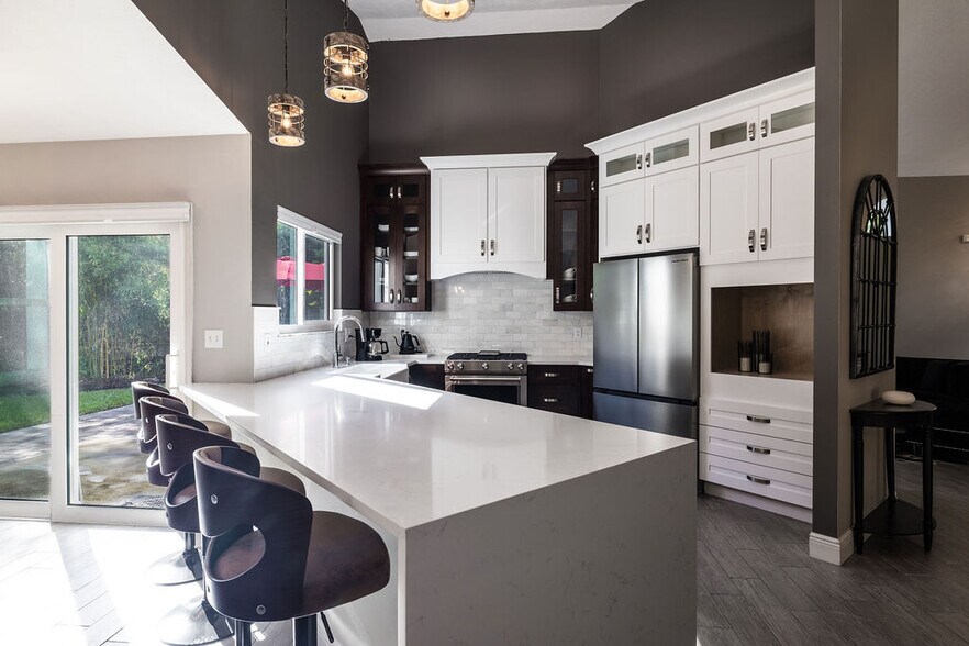 Building Photo - 9330 Seagrape Dr